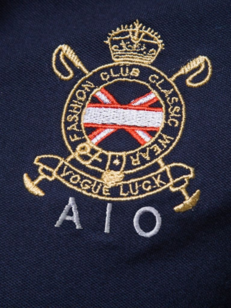 Royal Crest Polo – Exklusive Polo-Shirts für Stilbewusste