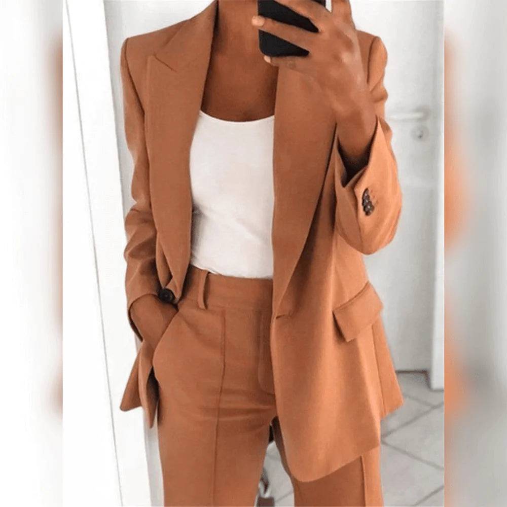 Zweiteiliger Damenanzug | Blazer und Hose