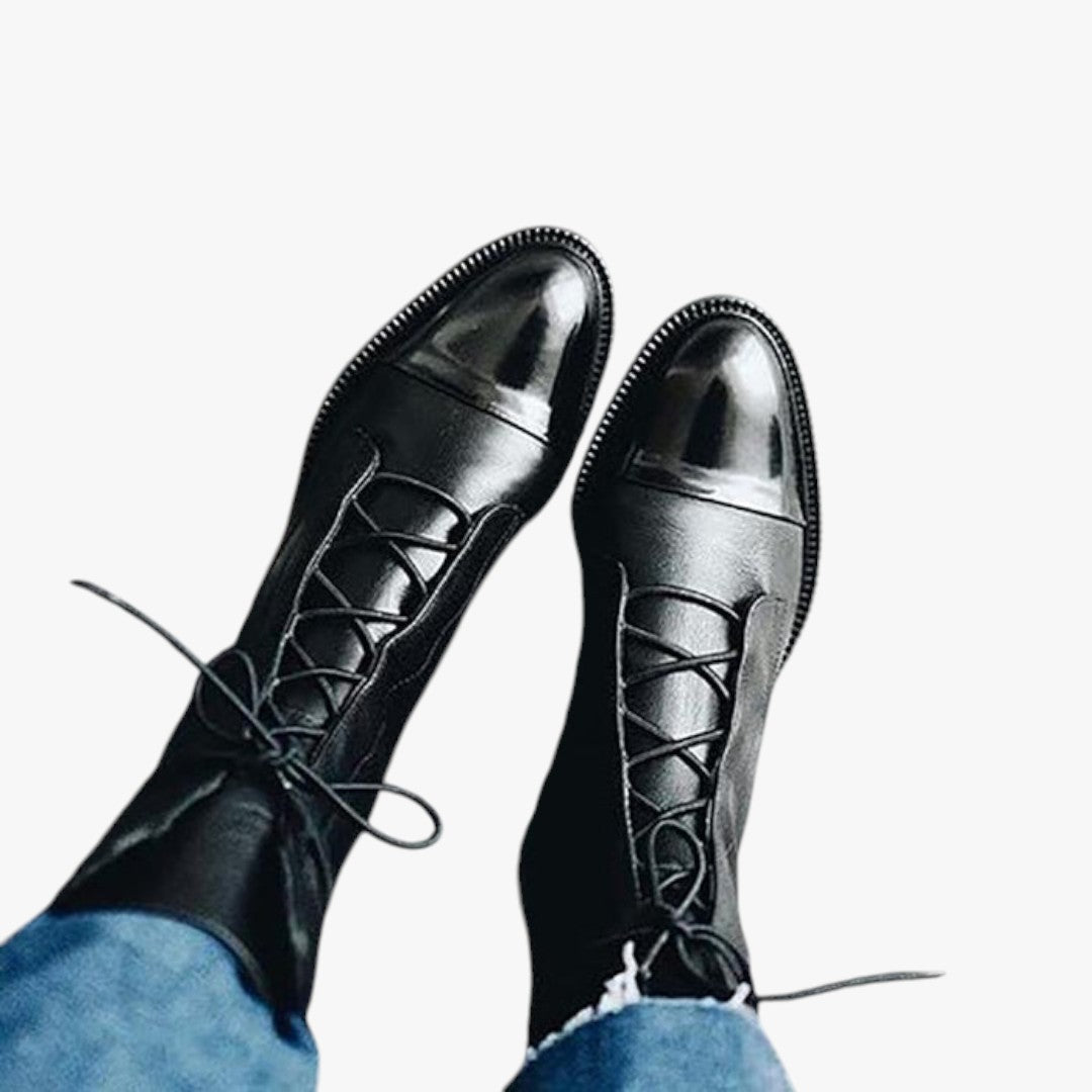 Hohe Damen-Winterstiefel mit Schnürung