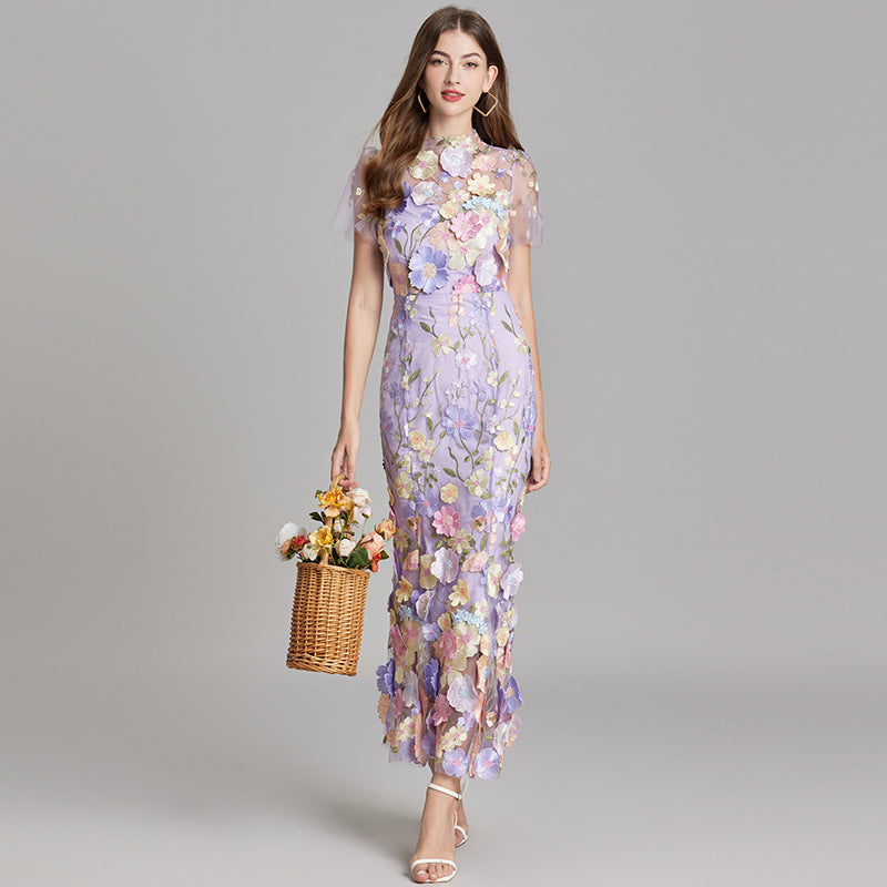 Elegantes ärmelloses und besticktes Damen Kleid für Hochzeitsgäste