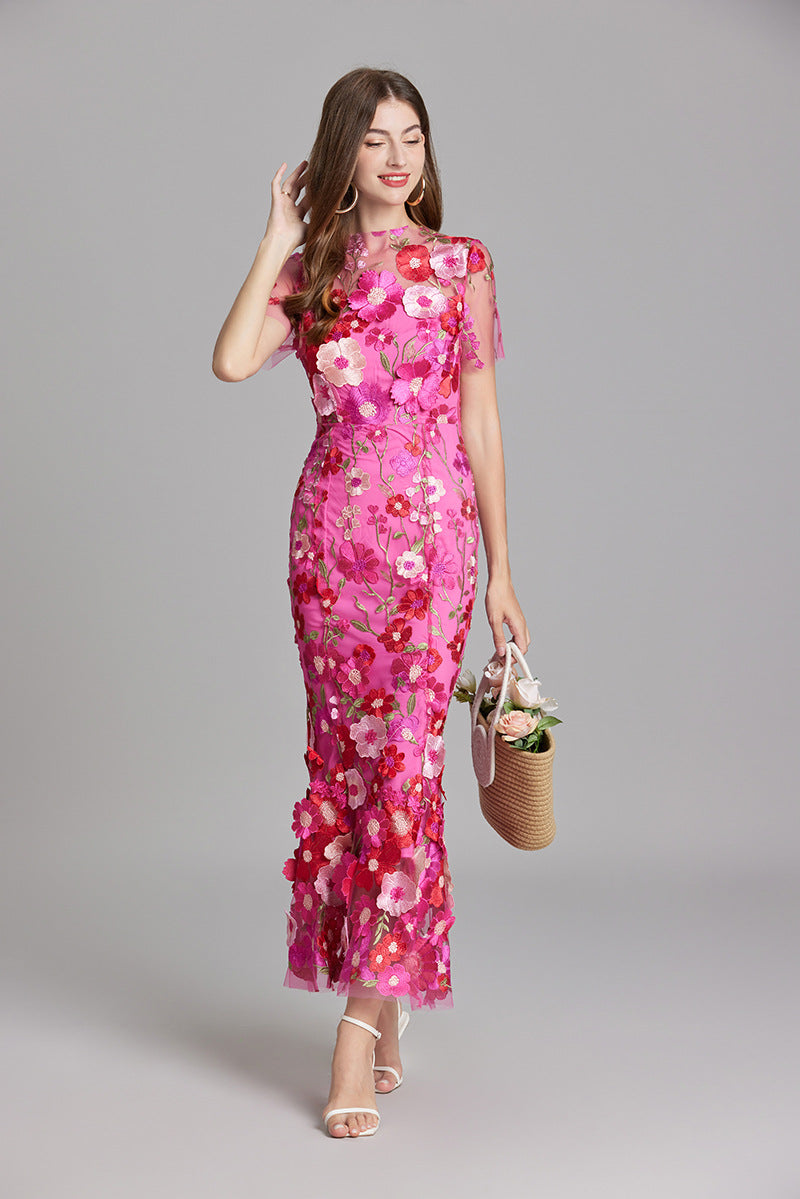 Elegantes ärmelloses und besticktes Damen Kleid für Hochzeitsgäste