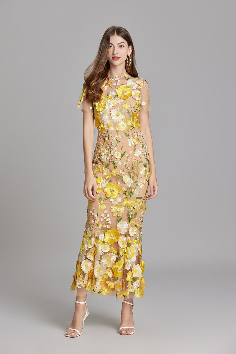 Elegantes ärmelloses und besticktes Damen Kleid für Hochzeitsgäste