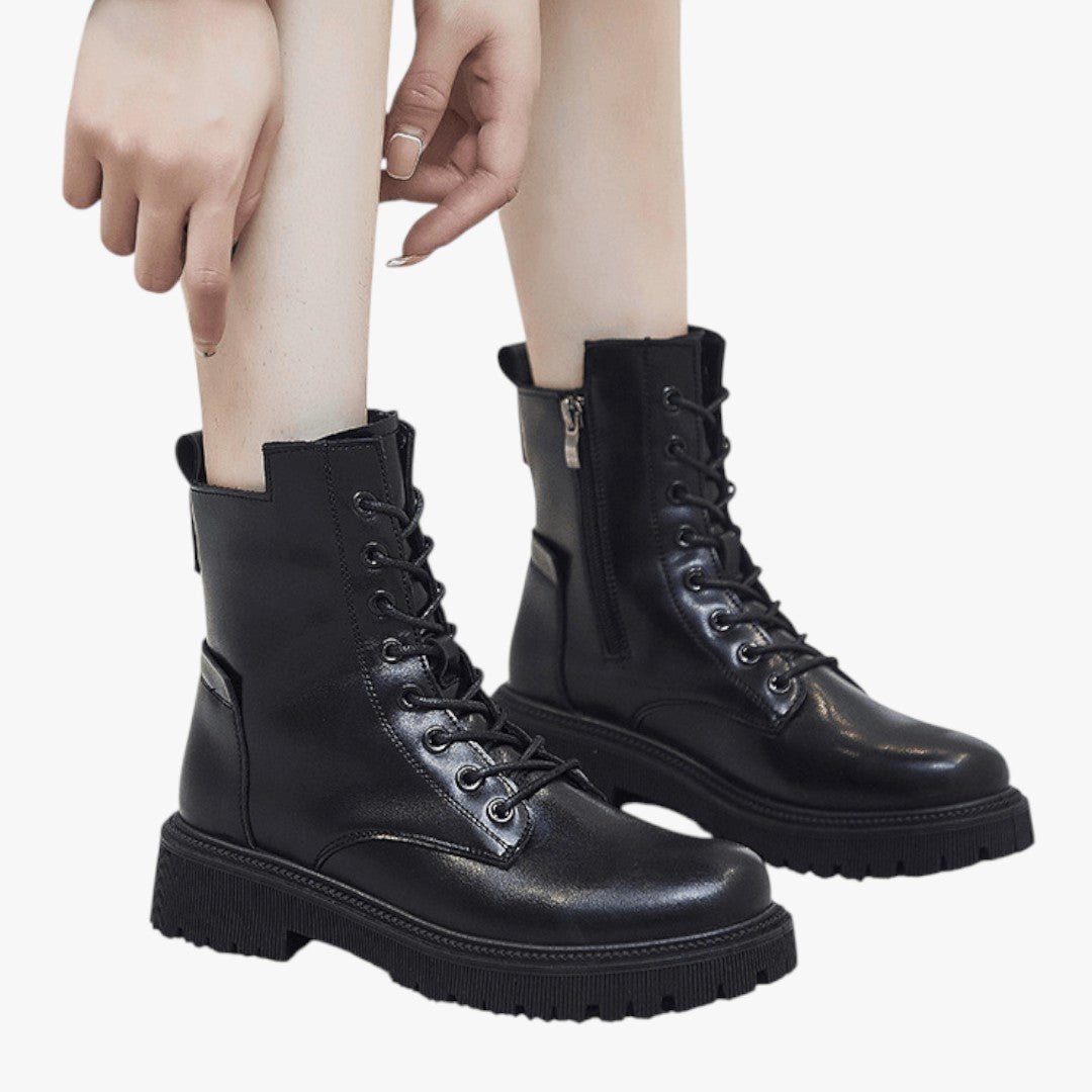 Hohe Damen Winterstiefel mit Futter und dicker Sohle