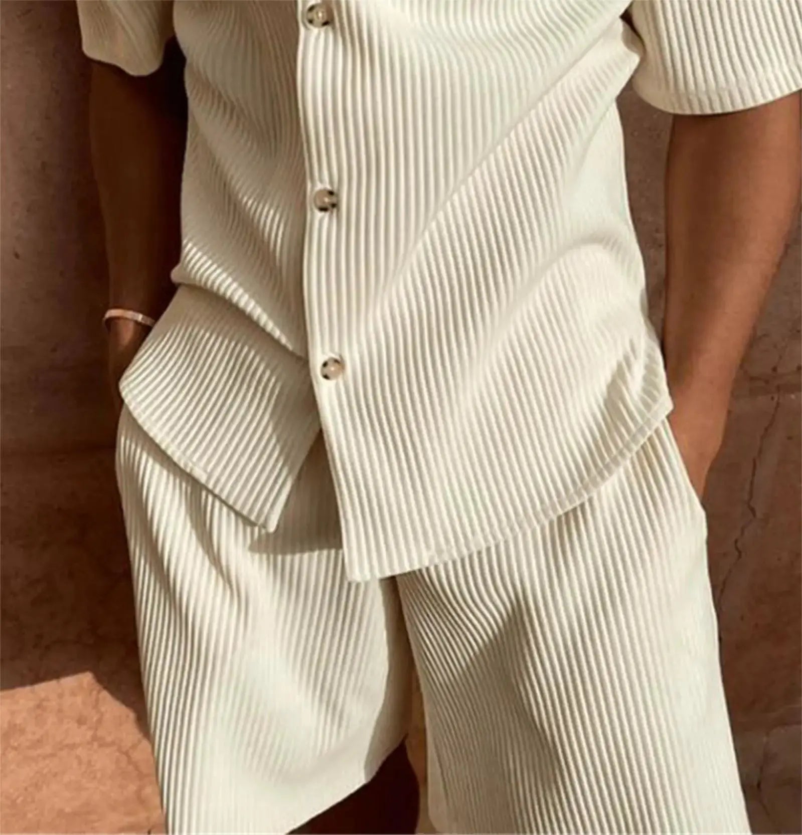 ZVNT shirt Minimalistisches Corduroy-Set: Shorts & Shirt für Stilbewusste