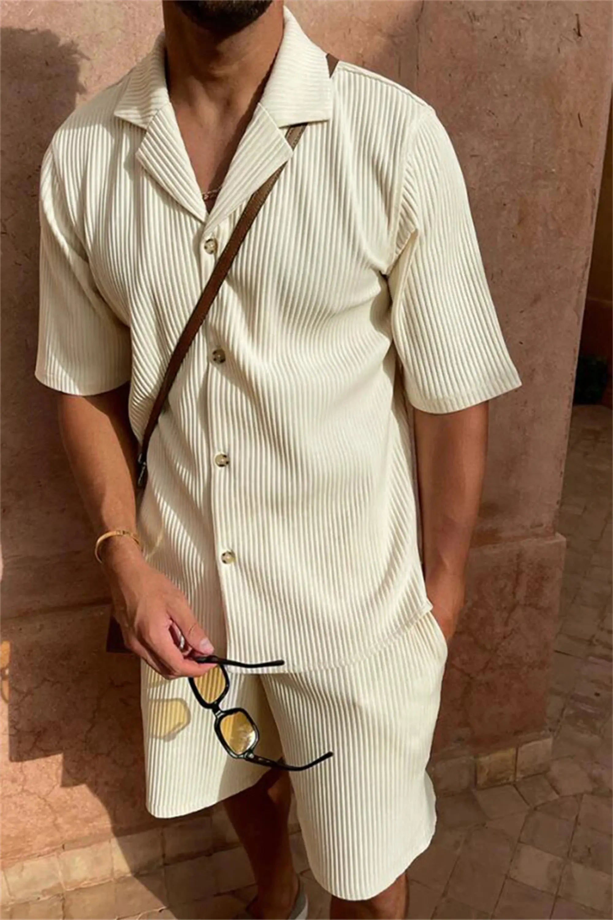 ZVNT shirt Minimalistisches Corduroy-Set: Shorts & Shirt für Stilbewusste