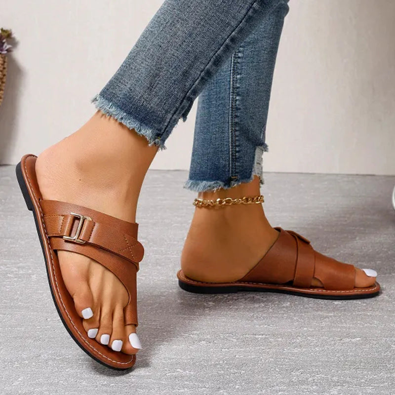 Modische und komfortable Sandalen
