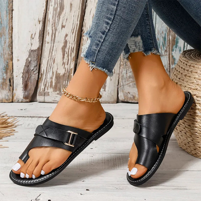 Modische und komfortable Sandalen