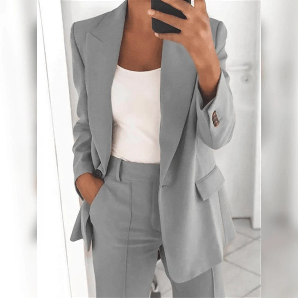Zweiteiliger Damenanzug | Blazer und Hose