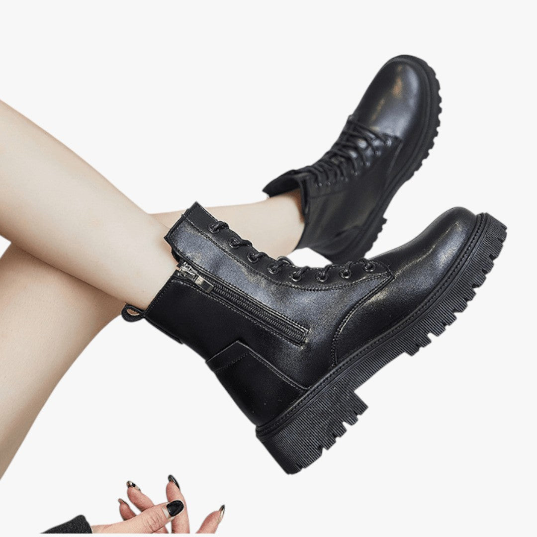 Hohe Damen Winterstiefel mit Futter und dicker Sohle