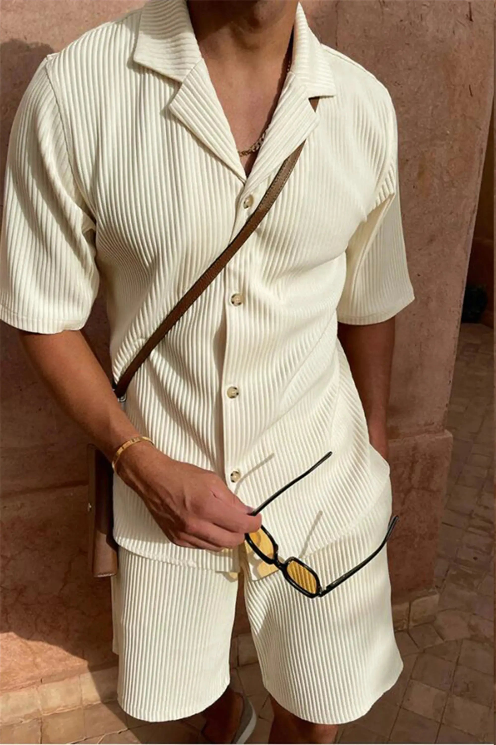 ZVNT shirt Minimalistisches Corduroy-Set: Shorts & Shirt für Stilbewusste