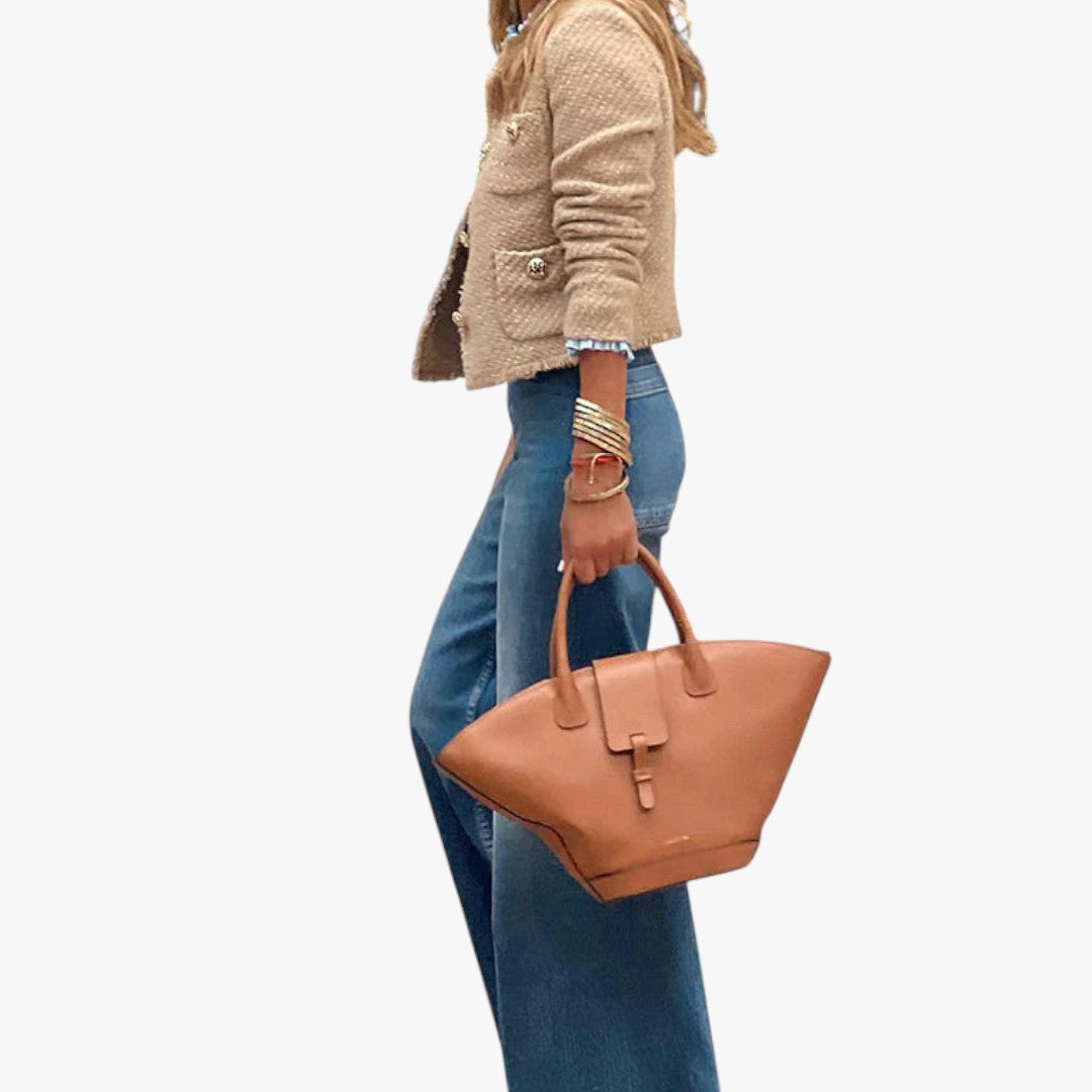 Damen Winterjacke mit goldenen Knöpfen und Taschen | Kurz