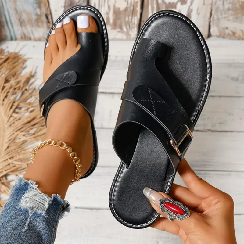 Modische und komfortable Sandalen